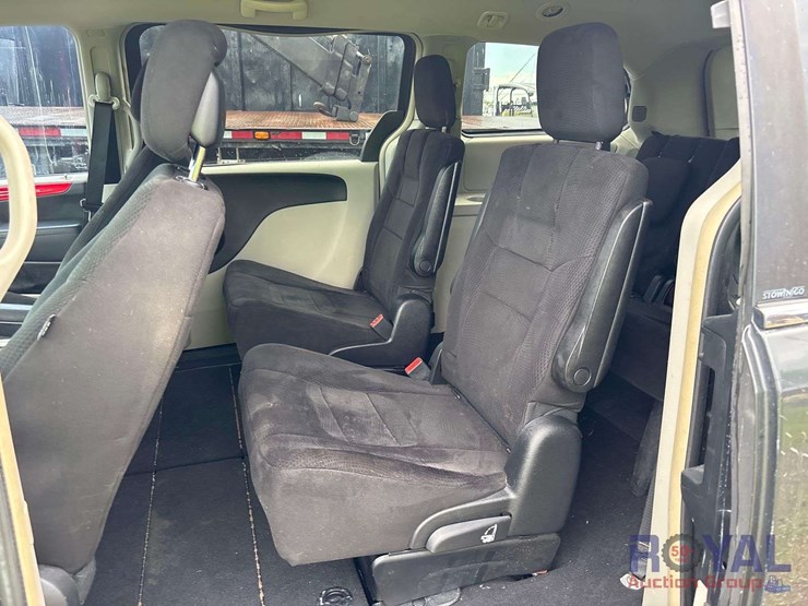 2012-dodge-grand-caravan-image-18