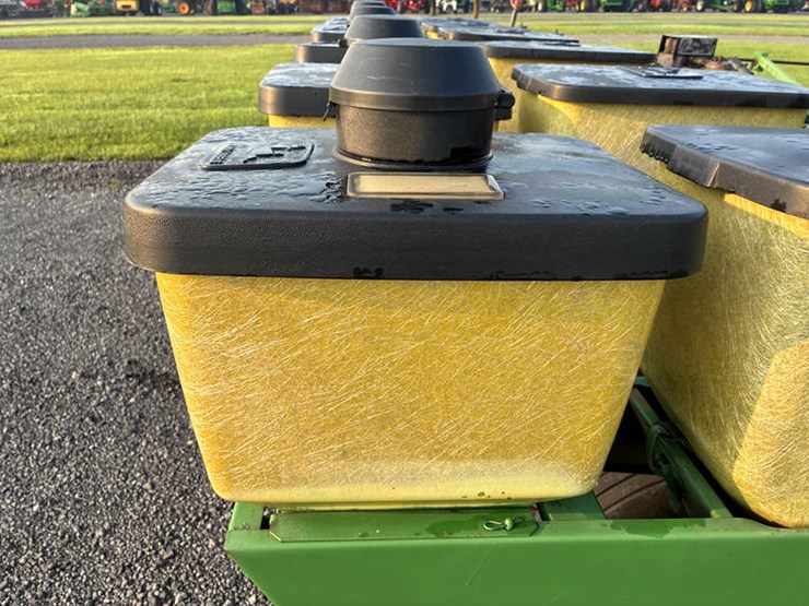 john-deere-7000-image-47