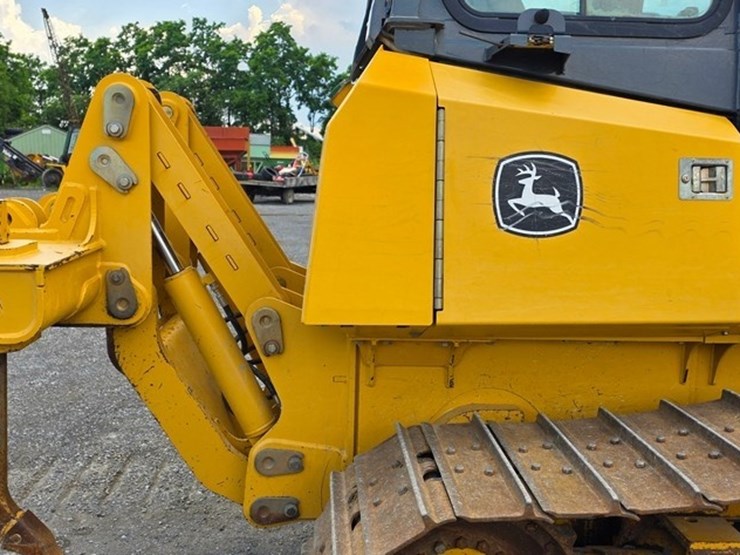 2014-deere-700k-lgp-image-31