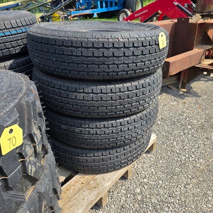 New 4-235/80R16 Montreal Trailer Tires