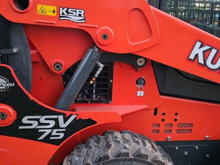 2016-kubota-ssv75-image-15