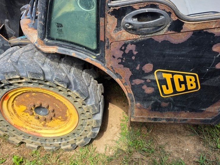 2011-jcb-515-40-image-24