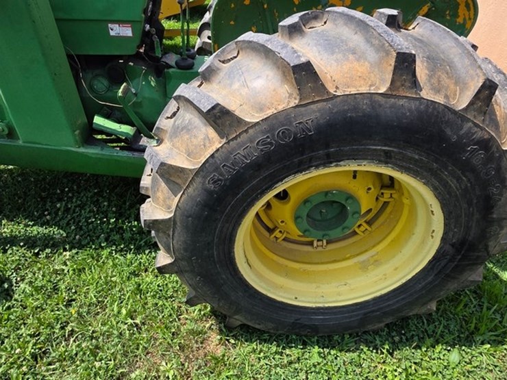 john-deere-300-image-19