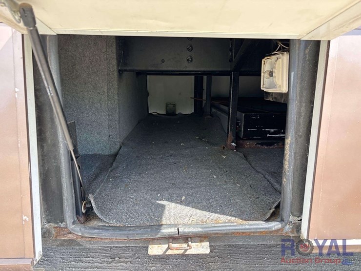 2002-kountry-star-motorhome-image-21