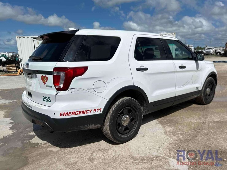 2016-ford-explorer-image-3