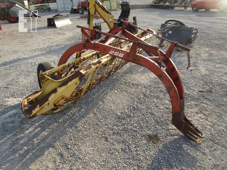 new-holland-256-image-2