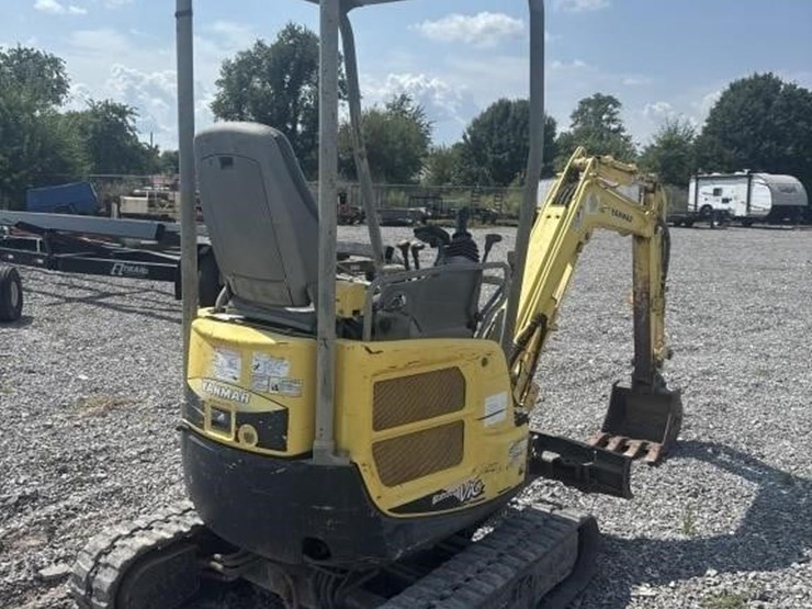 yanmar-vio17-image-3