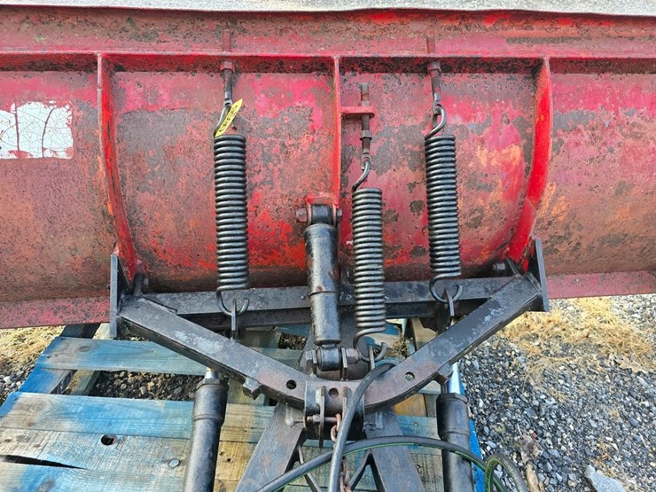 8'-skidloader-snow-blade-image-6