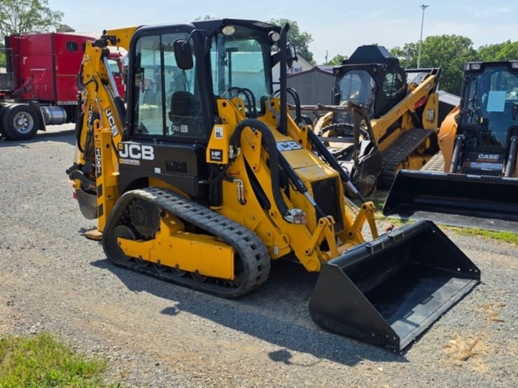2021-jcb-1cxt-image-2