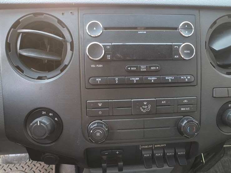 2010-ford-f550-image-60