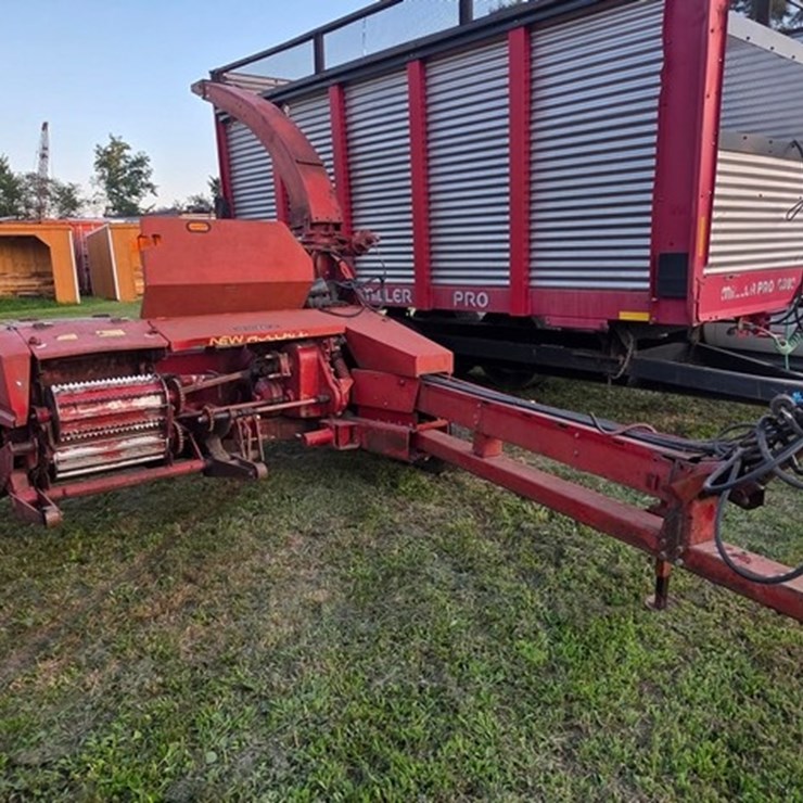 NEW HOLLAND 900