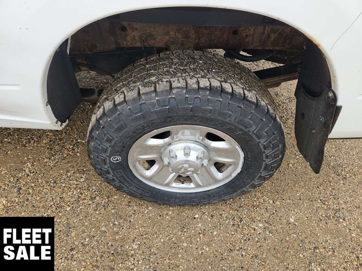 2015-ram-3500-slt-image-22