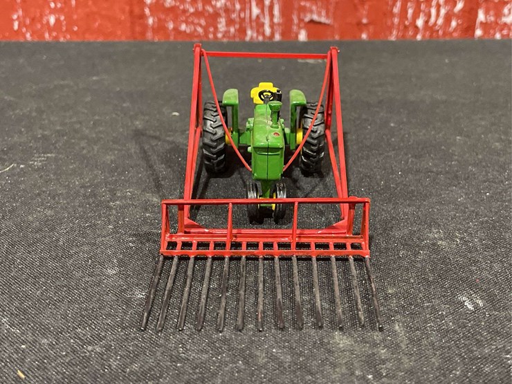 john-deere-3010-image-9