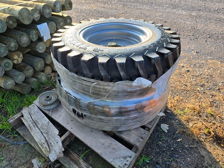 new-2-10.5/80-18-tires-&-rims-image-3