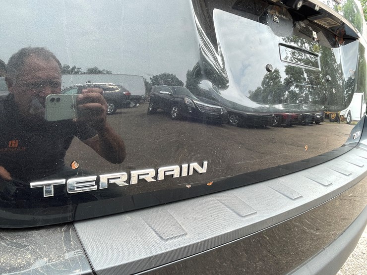 2015-gmc-terrain-slt-image-29