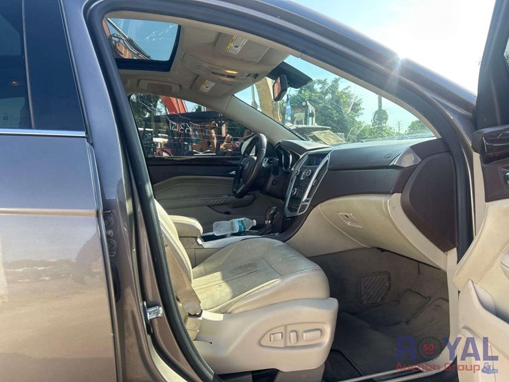2011-cadillac-srx-image-18