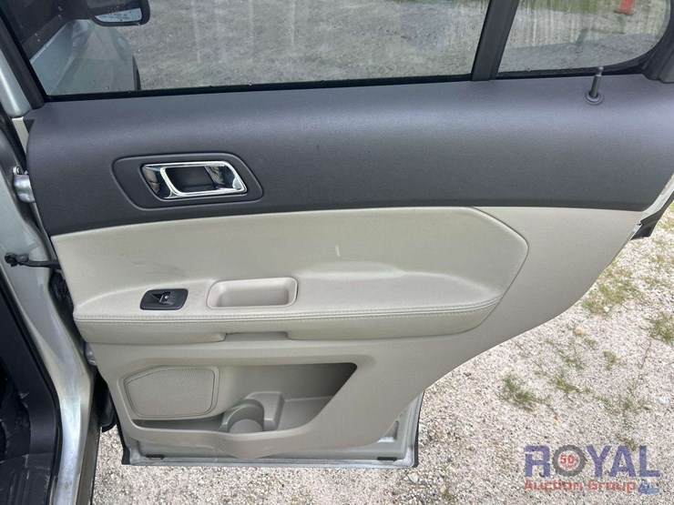 2013-ford-explorer-image-26
