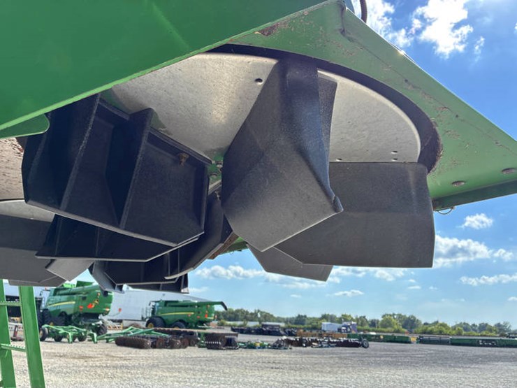 2013-john-deere-s670-image-74