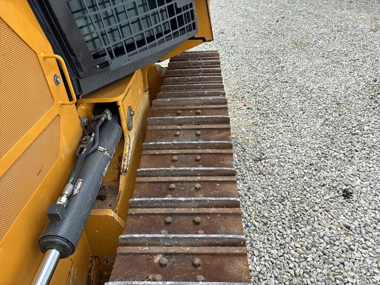 2022-john-deere-450-image-52