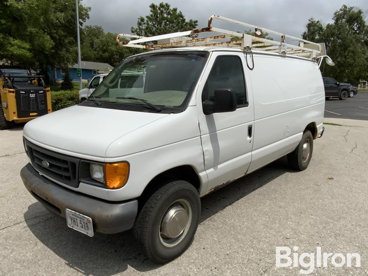 2007-ford-e350-image-1