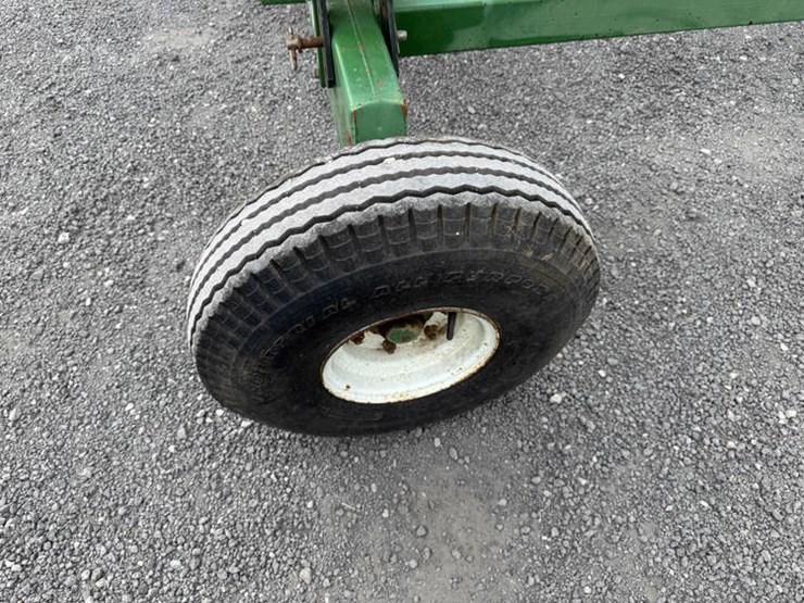 #10863-•-unverferth-22'-head-cart-image-9