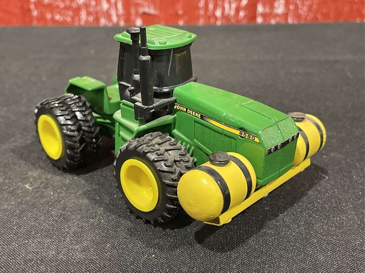 john-deere-8560-image-8