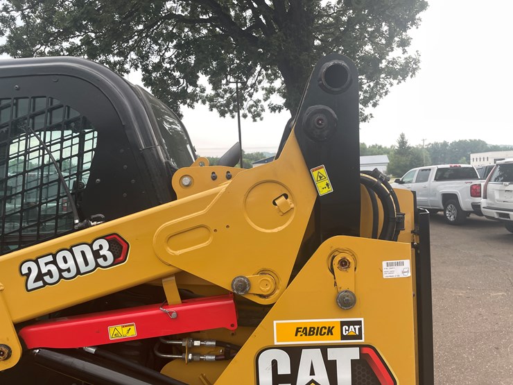 2019-caterpillar-259d3-image-24