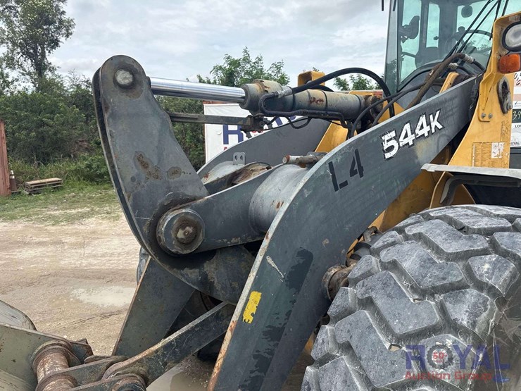 2013-deere-544k-image-12