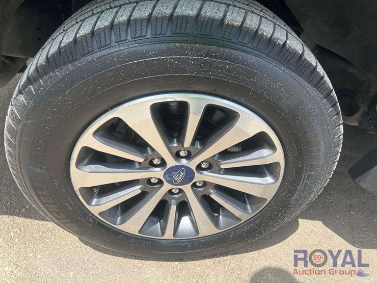 2015-ford-expedition-el-xlt-image-24