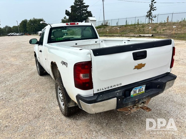 2013-chevrolet-3500hd-image-8