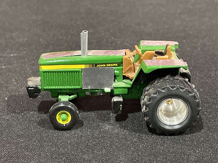 john-deere-64-image-2