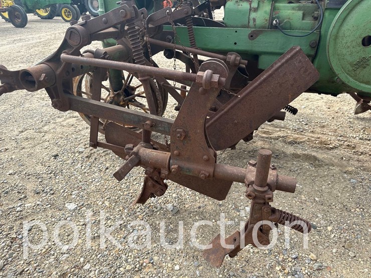 john-deere-b-image-5