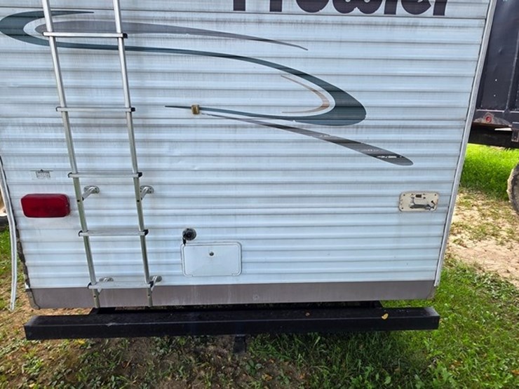 2003-fleetwood-2-axle-camper-(title)-image-15