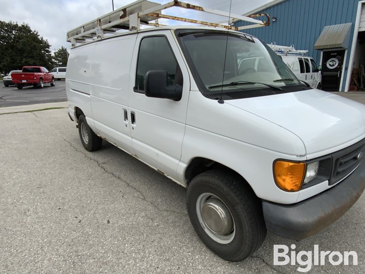 2007-ford-e350-image-18