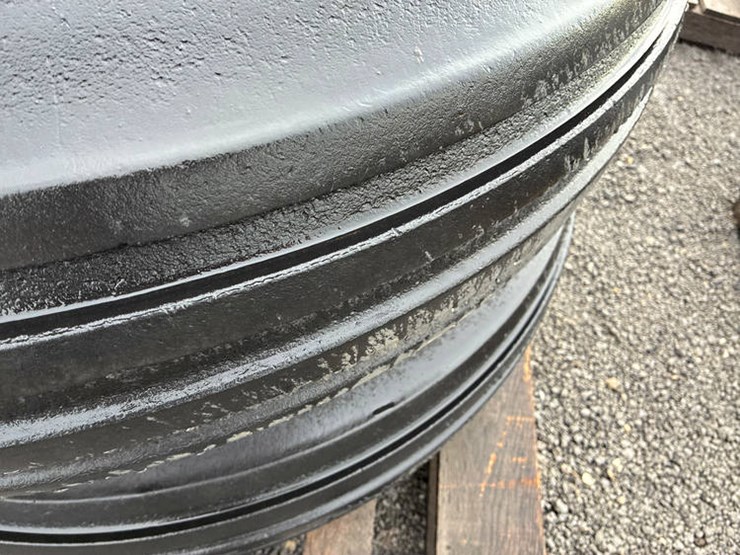 #113245-•-11.25-24-tires-on-jd-rims-image-4