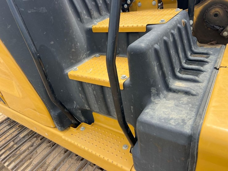 caterpillar-320gc-image-17