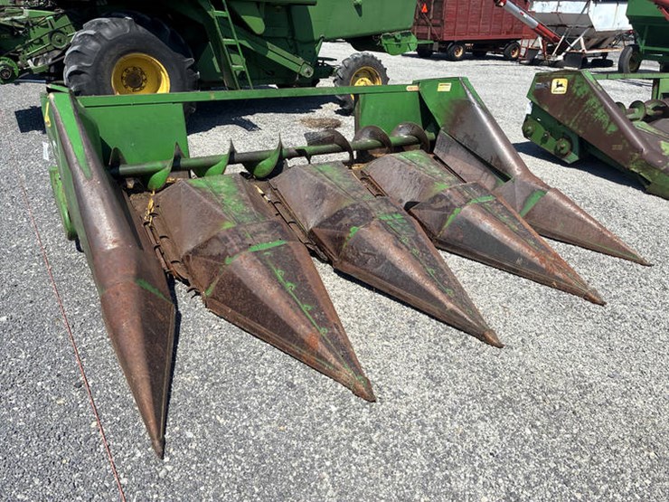 john-deere-444-image-2
