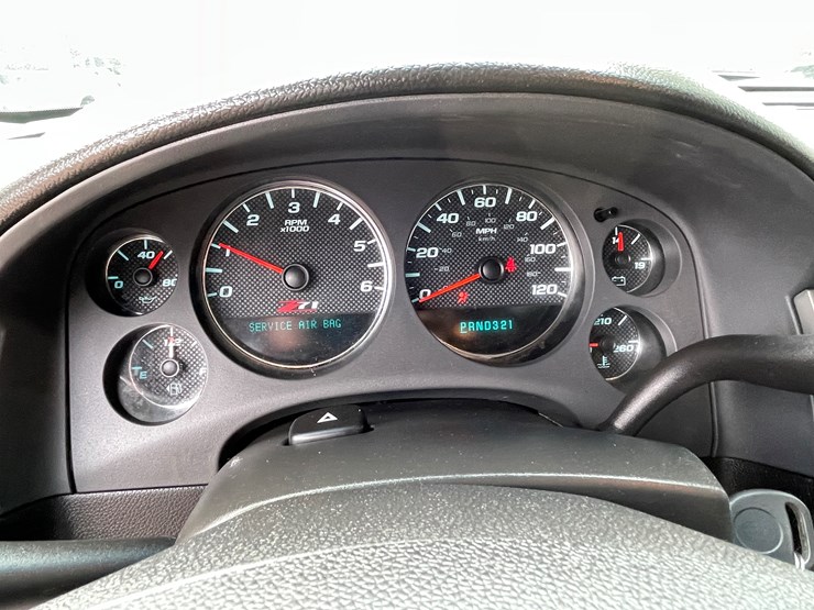 2008-chevrolet-suburban-image-65
