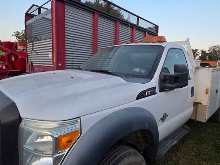 2010-ford-f550-image-39