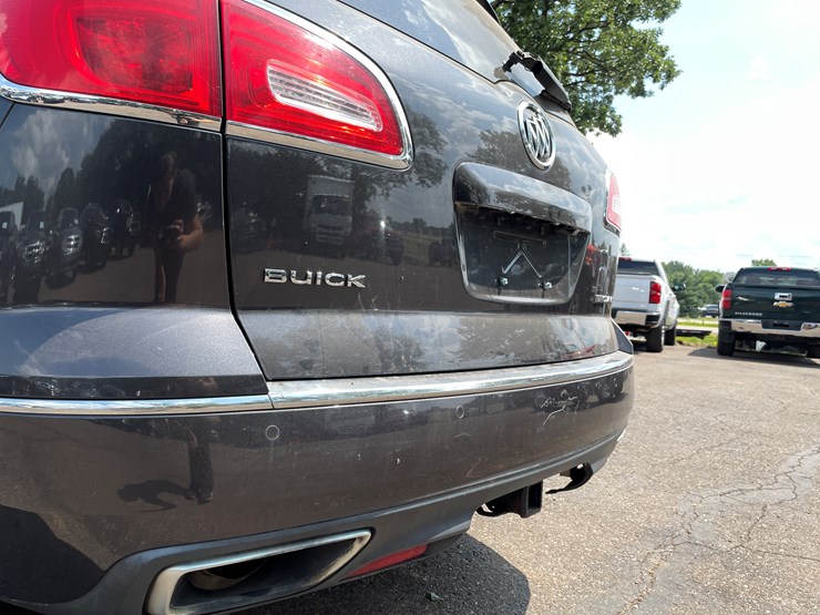 2013-buick-enclave-image-28