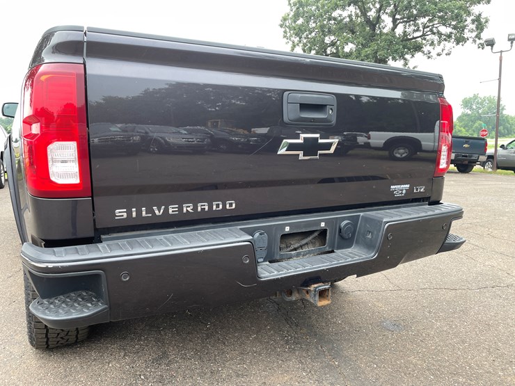 2016-chevrolet-silverado-image-27