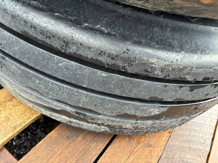 #113242-•-pair-of-9.5l14-tires-image-5