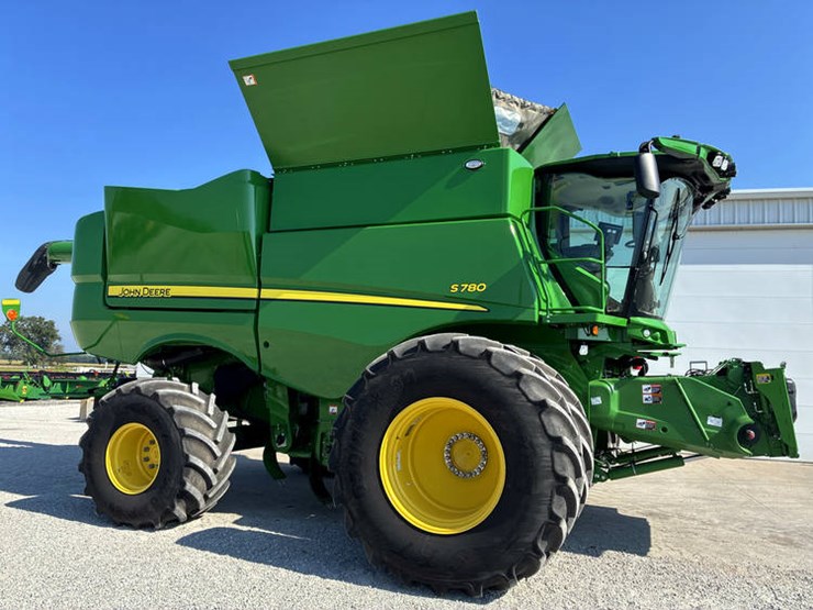 2024-john-deere-s780-image-1