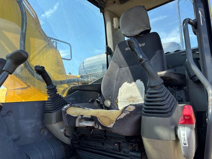 2016-komatsu-pc210-lc-11-image-22