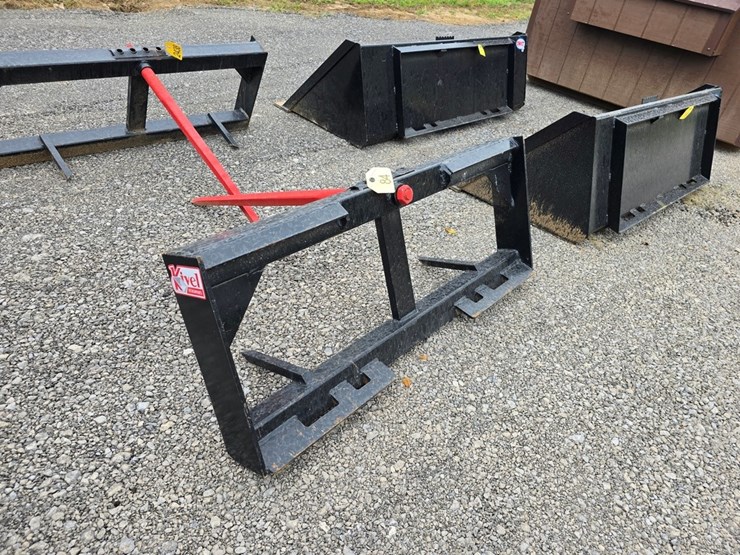 new-kivel-single-skidloader-spear-image-1