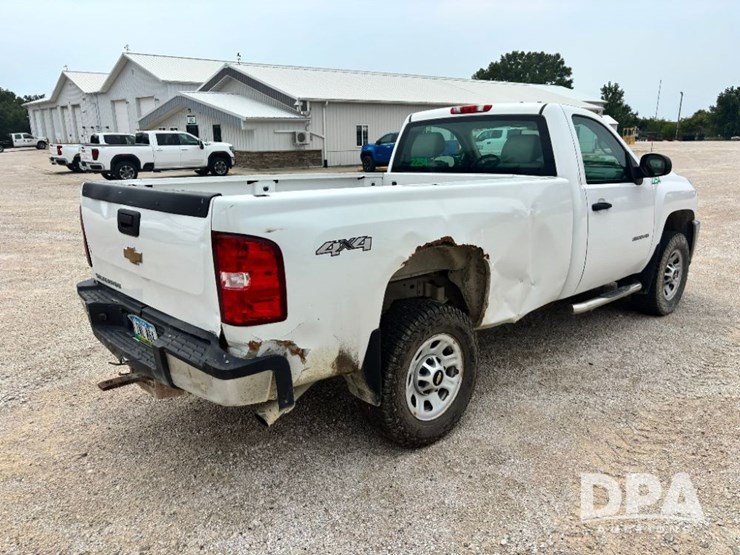 2013-chevrolet-3500hd-image-5