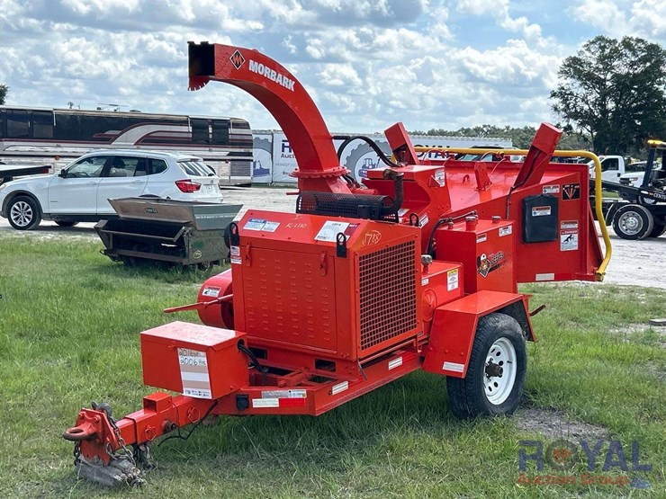 2016-e-z-beever-m12r-towable-brush-chipper-image-1