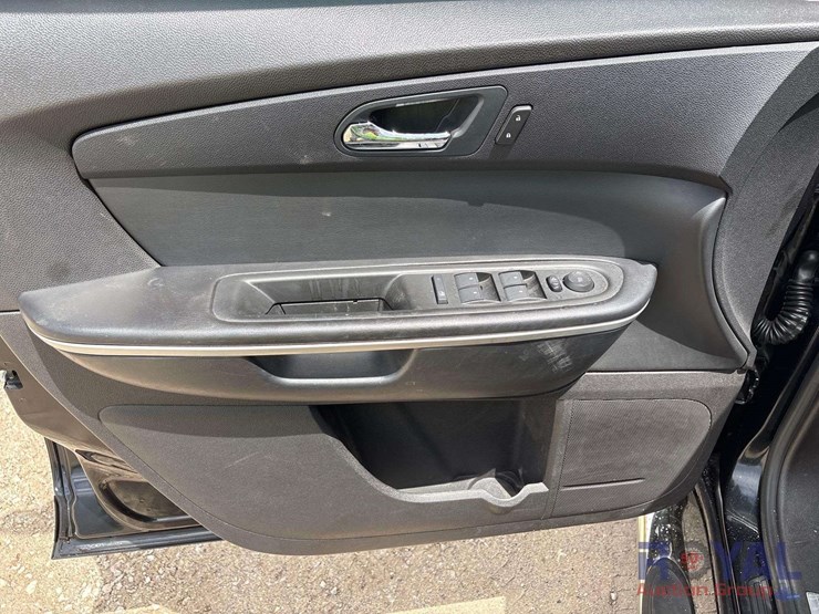 2011-gmc-acadia-sle-image-7