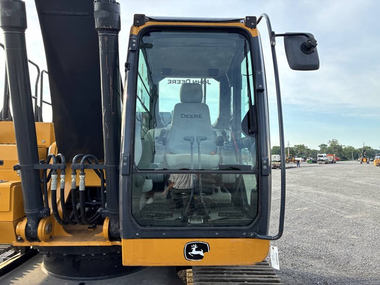 2021-john-deere-250-image-68
