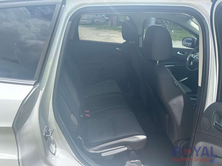 2016-ford-escape-image-19